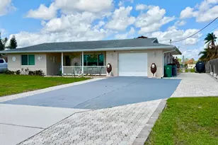 317 SE Verada Ave, Port Saint Lucie, FL 34983 - Photo 2