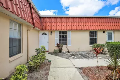 714 Nantucket Circle #B, Lake Worth, FL 33467 - Photo 2