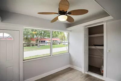 714 Nantucket Circle #B, Lake Worth, FL 33467 - Photo 4