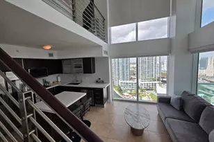 41 SE 5th St, Miami, FL 33131 - Photo 2