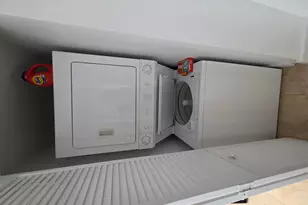 41 SE 5th St, Miami, FL 33131 - Photo 16