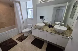 41 SE 5th St, Miami, FL 33131 - Photo 24