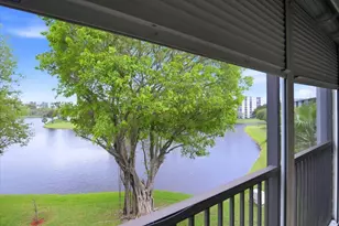 2220 N Cypress Bend Dr, Pompano Beach, FL 33069 - Photo 24