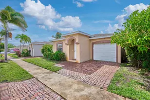 556 E Ridge Cir Circle N, Boynton Beach, FL 33435 - Photo 4