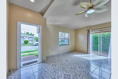 556 E Ridge Cir Circle N, Boynton Beach, FL 33435 - Photo 8