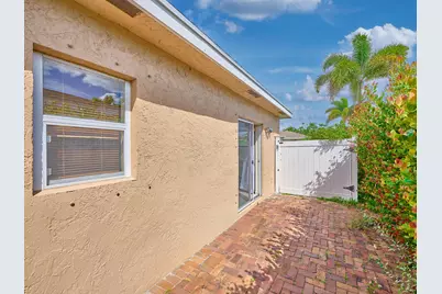 556 E Ridge Cir Circle N, Boynton Beach, FL 33435 - Photo 6