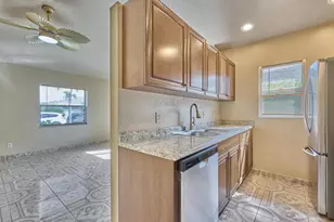 556 E Ridge Cir Circle N, Boynton Beach, FL 33435 - Photo 14
