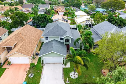 1030 Fairfax Circle W, Boynton Beach, FL 33436 - Photo 2