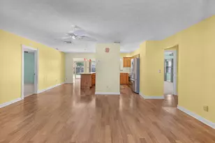 542 NW La Brea Ave, Port Saint Lucie, FL 34983 - Photo 4