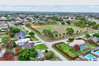 542 NW La Brea Avenue, Port Saint Lucie, FL 34983 - Photo 34