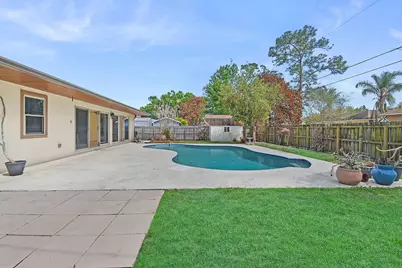 542 NW La Brea Avenue, Port Saint Lucie, FL 34983 - Photo 24