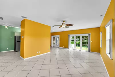 100 E Hemingway Circle, Margate, FL 33063 - Photo 2