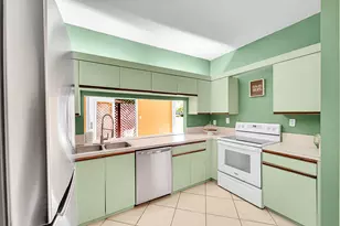 100 E Hemingway Cir, Margate, FL 33063 - Photo 4