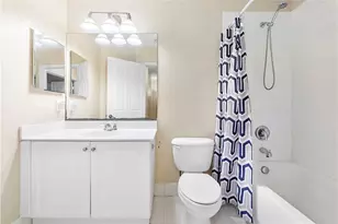 8731 Cypress Walk Ct, Tamarac, FL 33321 - Photo 6