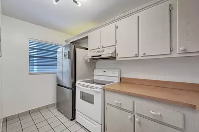 9470 Poinciana Place #308, Davie, FL 33324 - Photo 8