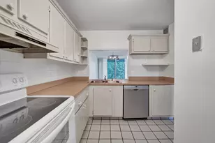 9470 Poinciana Pl, Davie, FL 33324 - Photo 14