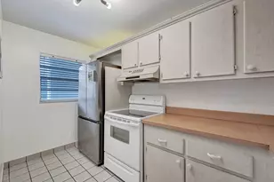 9470 Poinciana Pl, Davie, FL 33324 - Photo 10