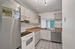 9470 Poinciana Pl, Davie, FL 33324 - Photo 12