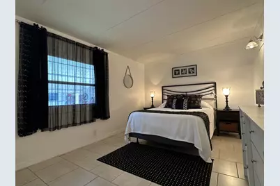 8661 SW 18th Place, Davie, FL 33324 - Photo 18