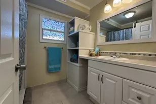 8661 SW 18th Pl, Davie, FL 33324 - Photo 12