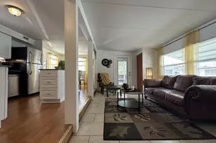 8661 SW 18th Pl, Davie, FL 33324 - Photo 14