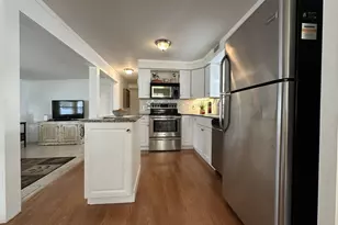 8661 SW 18th Pl, Davie, FL 33324 - Photo 6