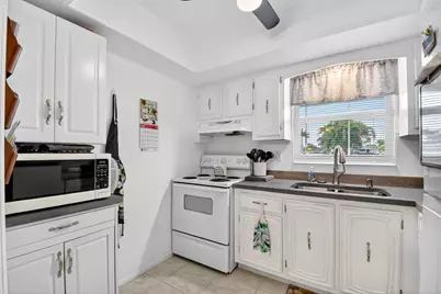 2758 Emory Drive E #B, West Palm Beach, FL 33415 - Photo 8