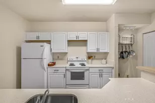 106 SW Peacock Blvd, Port Saint Lucie, FL 34986 - Photo 6
