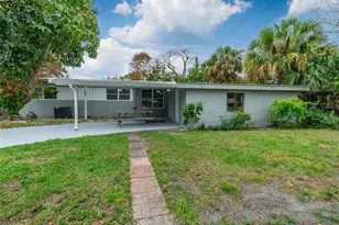 904 SE 16th St, Stuart, FL 34994 - Photo 1