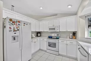 2453 Stonegate Dr, Wellington, FL 33414 - Photo 8