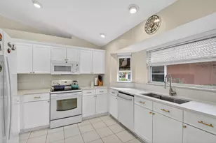 2453 Stonegate Dr, Wellington, FL 33414 - Photo 8