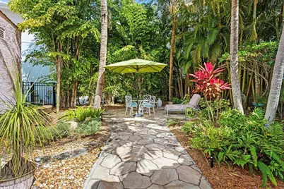 217 SE Coconut Avenue, Stuart, FL 34996 - Photo 28