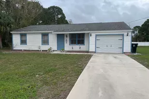2122 SE Heathwood Cir, Port Saint Lucie, FL 34952 - Photo 2
