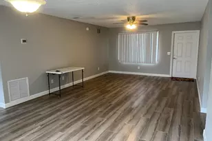 2122 SE Heathwood Cir, Port Saint Lucie, FL 34952 - Photo 4