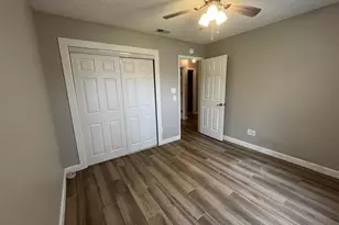 2122 SE Heathwood Cir, Port Saint Lucie, FL 34952 - Photo 8