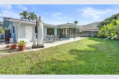 2674 NE 8th Court, Pompano Beach, FL 33062 - Photo 10