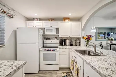 9480 Poinciana Place #201, Davie, FL 33324 - Photo 6