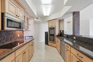 6051 N Ocean Dr, Hollywood, FL 33019 - Photo 18
