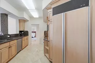 6051 N Ocean Dr, Hollywood, FL 33019 - Photo 20