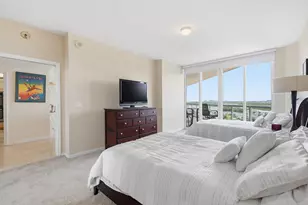 6051 N Ocean Dr, Hollywood, FL 33019 - Photo 30