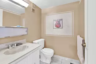 711 Lori Dr, Palm Springs, FL 33461 - Photo 14