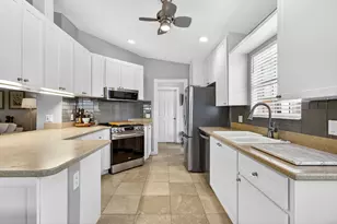 11476 SW Pembroke Dr, Port Saint Lucie, FL 34987 - Photo 14