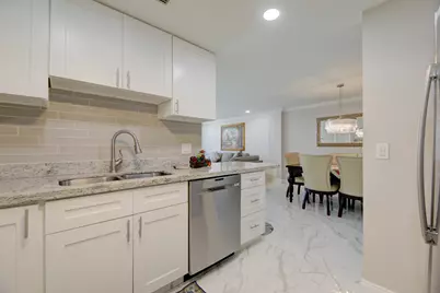 305 N Pompano Beach Boulevard #1007, Pompano Beach, FL 33062 - Photo 2