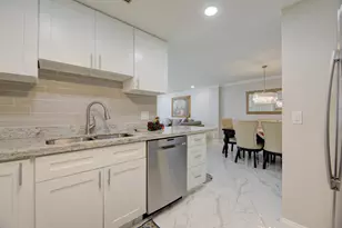 305 N Pompano Beach Blvd, Pompano Beach, FL 33062 - Photo 2