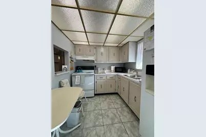 725 Lori Drive #203, Palm Springs, FL 33461 - Photo 6