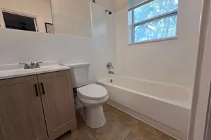 720 NE 2nd St, Fort Lauderdale, FL 33301 - Photo 14