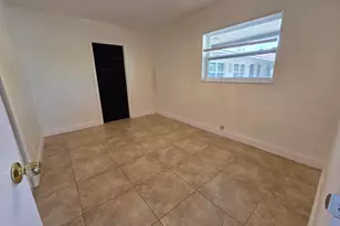720 NE 2nd St, Fort Lauderdale, FL 33301 - Photo 10