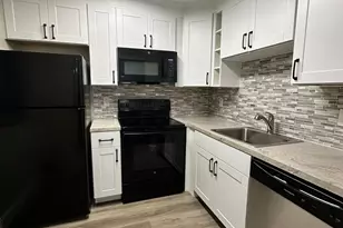 500 Village Green Cir W, Palm Springs, FL 33461 - Photo 8