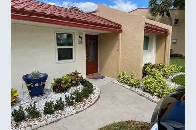 307 Lake Evelyn Drive, West Palm Beach, FL 33411 - Photo 2