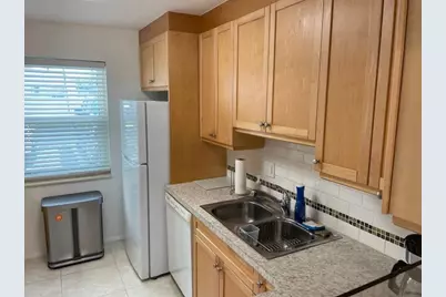 307 Lake Evelyn Drive, West Palm Beach, FL 33411 - Photo 10